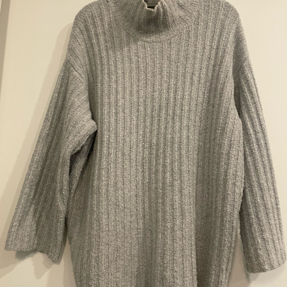 Universal Thread Light Gray Ribbed Turtleneck Sweater